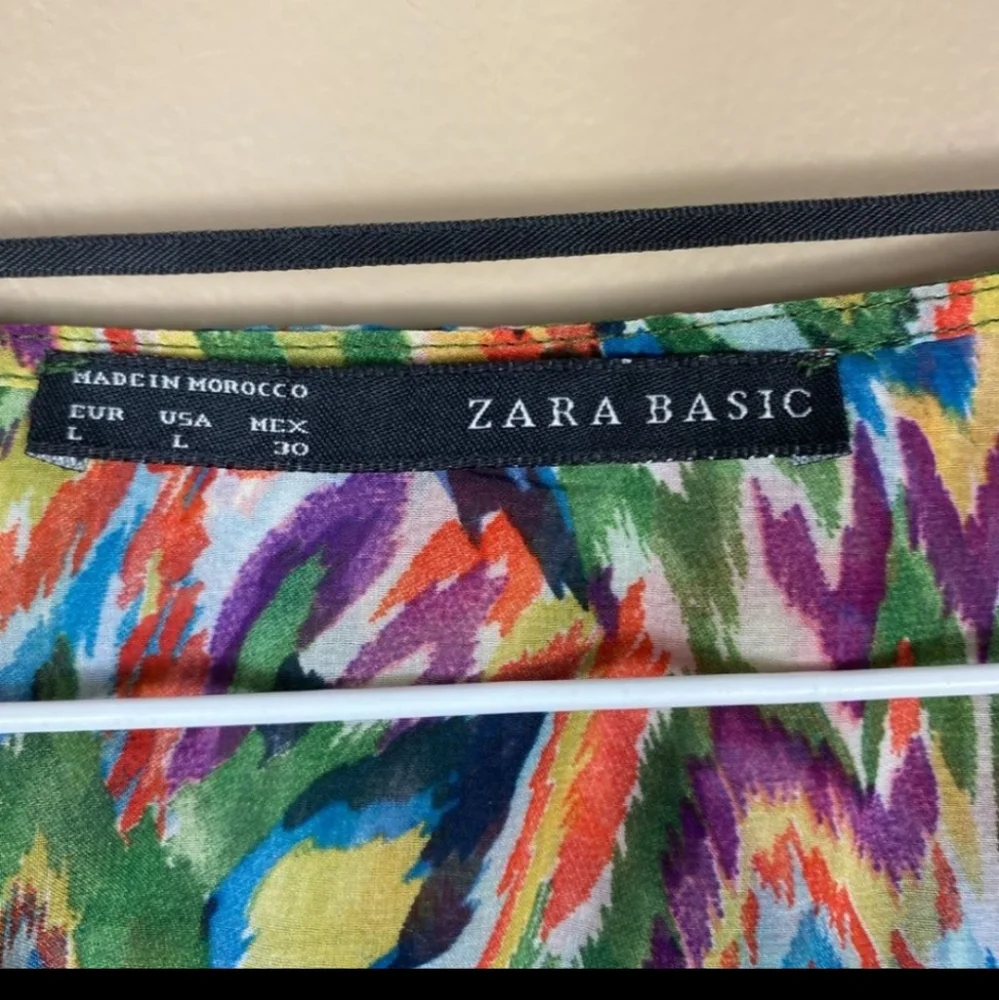 Zara Watercolour vneck Printed Short Sleeve Blouse Semi-Sheer - Picture 8 of 8